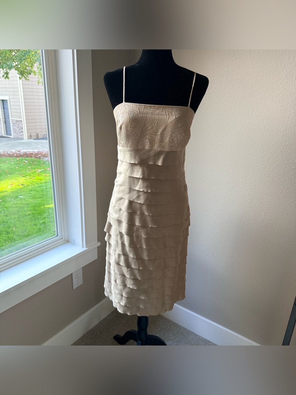 NWT Alex Evenings Taupe Tiered Dress Size 6